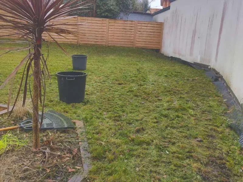 Démontage de cinq arbres au-dessus d&rsquo;un jardin